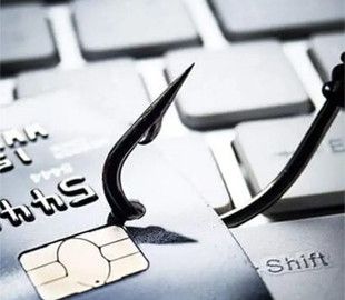 Тридцять тисяч гривень втратила тернополянка, бажаючи отримати матеріальну допомогу