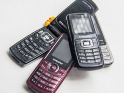 Эксперты назвали пять преимуществ кнопочных телефонов над современными смартфонами