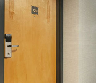 Хакери навчилися зламувати мільйони дверей готелів за два натискання