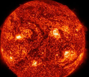 На вихідних Землю може накрити "затяжна" магнітна буря