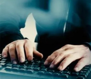 ФБР розслідує ймовірні кібератаки Ірану на виборчу кампанію у США