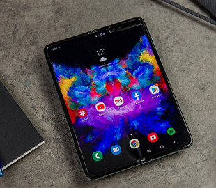 Смартфон Samsung Galaxy Fold получил Android 10