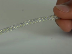 В Google придумали умные шнурки: ними можно регулировать громкость музыки