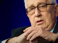 Кіссинджер загримів до бази "Миротворця"