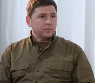 Подоляк: Канали з пулу Порошенка вимкнули з цифрового ефіру через його нарцисизм