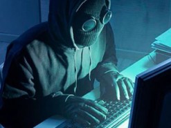 В Украине массово взламывают банковские карты: назван способ защиты