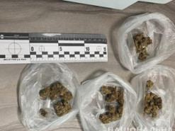 Полицейские Киева изъяли у наркоторговцев товар на сумму около миллиона гривен