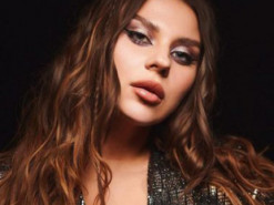 Солистка KAZKA вернулась в Ирпень и показала, что осталось от ее дома