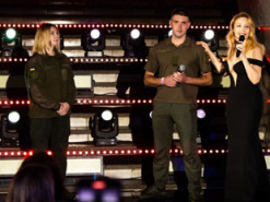 Тіна Кароль на концерті допомогла військовому освідчитися коханій