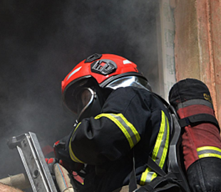 На Львівщині через залишений зарядний пристрій в розетці ледь не згоріла квартира