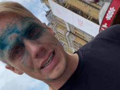 В центре Киева на известного блогера напал полицейский: подробности скандала