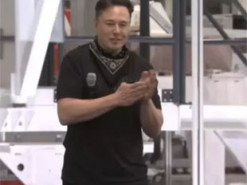 Глава Tesla: на замену машин с ДВС на электрокары уйдёт ещё 30–40 лет