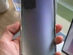 Создан уникальный смартфон-хамелеон