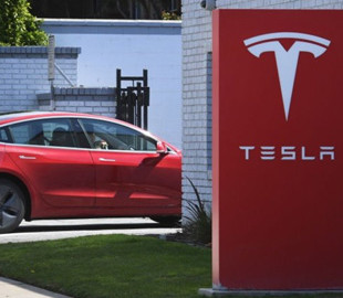 Исследователи удалённо взломали электромобиль Tesla с помощью дрона