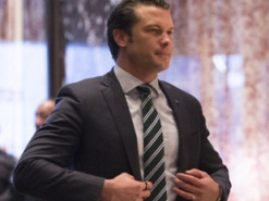 Телефонний номер Гегсета з чату Signal був у публічному доступі - NYT