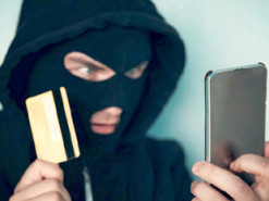 Телефонные мошенники придумали новую аферу с банковскими картами