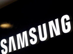 Samsung проектирует смартфон-раскладушку с экраном двойного складывания