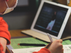 В Україні організували опитування батьків щодо онлайн-навчання дітей