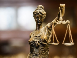 Интернет-провайдеры требуют возбудить дело на судью, которая закрыла 400 сайтов