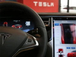 Tesla заставили выкупить машину у недовольного клиента