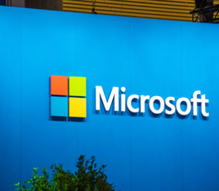 Microsoft продемонстрировала своим сотрудникам прототипы Surface с двумя экранами