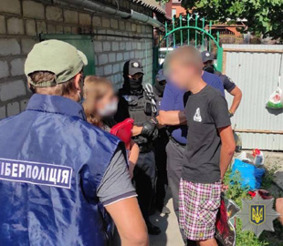 Мошенники под видом службы доставки обманывали украинцев: подробности