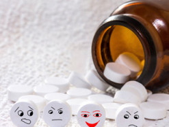 В Днепре девочка-подросток наглоталась таблеток: решила повторить челендж