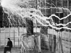 Избавить телефоны от проводов. На аукционе продали письмо Никола Теслы, предсказавшего будущее