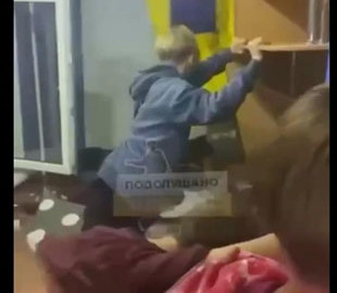 В Одессе подростки разгромили дом ради лайков