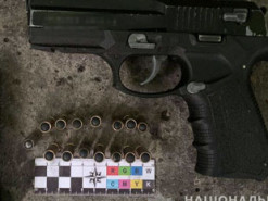 Продавал оружие и боеприпасы через Telegram: полиция Днепра задержала злоумышленника