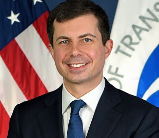 Вірусні відео водіїв Tesla викликали тривогу уряду США