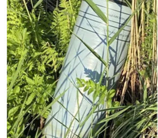 На Киевщине пограничники нашли в реке часть российской авиаракеты. Фото