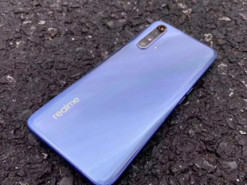 Опубликованы живые фотографии смартфона Realme X50 5G