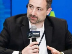 В Укрпошті пообіцяли відправити у примусові відпустки працівників, які відвідають богослужіння на Великдень