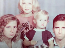 "Холостяк" Топольський показав своїх батьків у молодості: "Копія батька"