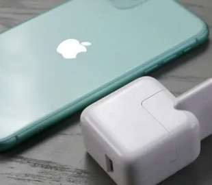 Як правильно заряджати iPhone, щоб він довше не розряджався: практичні поради