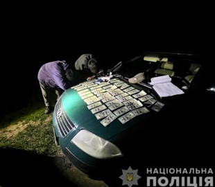 Закарпатець за 5 тисяч доларів переправляв чоловіків за кордон