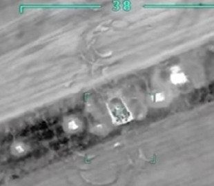 "Байрактар" выжигает оккупантов: новое видео работы беспилотника