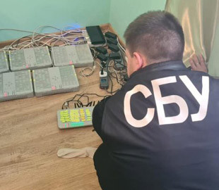 Кіберфахівці СБУ заблокували схему масштабних шахрайств у телекомунікаціях