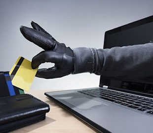 Шахраї вигадали нову пастку для пенсіонерів — що не можна робити