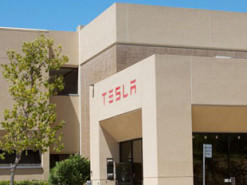 Опубликованы неофициальные рендеры смартфона Tesla Phone