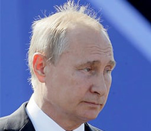 Грустил и грыз ногти: появилось видео со странным поведением Путина