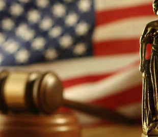 В США у адвоката отобрали лицензию за пост в Facebook