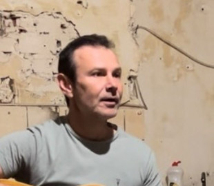 Виконую вже 45 років: Святослав Вакарчук заспівав захисникам найстарішу пісню у своєму репертуарі