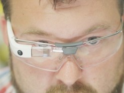 Россиянина будут судить за очки с камерой из китайского магазина