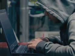 Старый-добрый фишинг: хакер обокрал владельцев крипты Solana на $1 млн