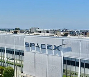 SpaceX виходить на ринок зброї. Компанія Маска розробить рої дронів з ШІ для Пентагону — Bloomberg