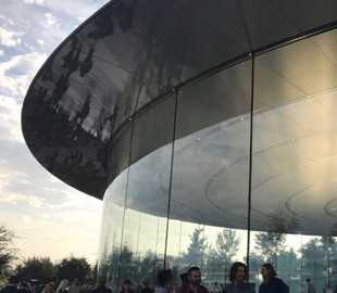 Apple Park: первые пострадавшие