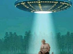 Скандальный экс-судья Чаус в трусах стал героем ярких фотожаб в сети