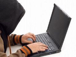 Жінка втратила понад 55 тисяч гривень через інтернет-шахраїв